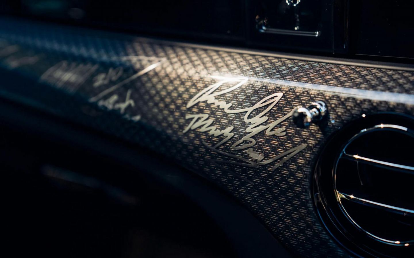 Αυτή η Rolls-Royce Ghost τιμά μία νίκη της μάρκας πριν από 120 χρόνια!
